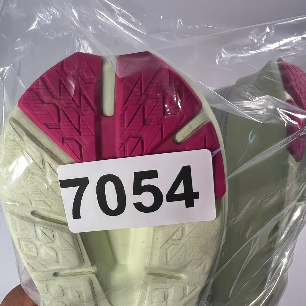 ASICS Versablast 3 Running Shoes Womens 7.5 White Lime Pink 1012B179 Athletic - Picture 9 of 9